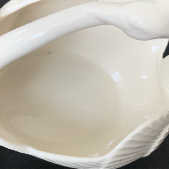 Lenox Open Tail Swan Basket - Picture 11 of 13
